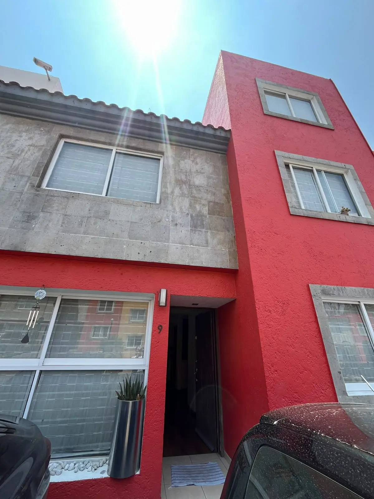 Fachada de la propiedad